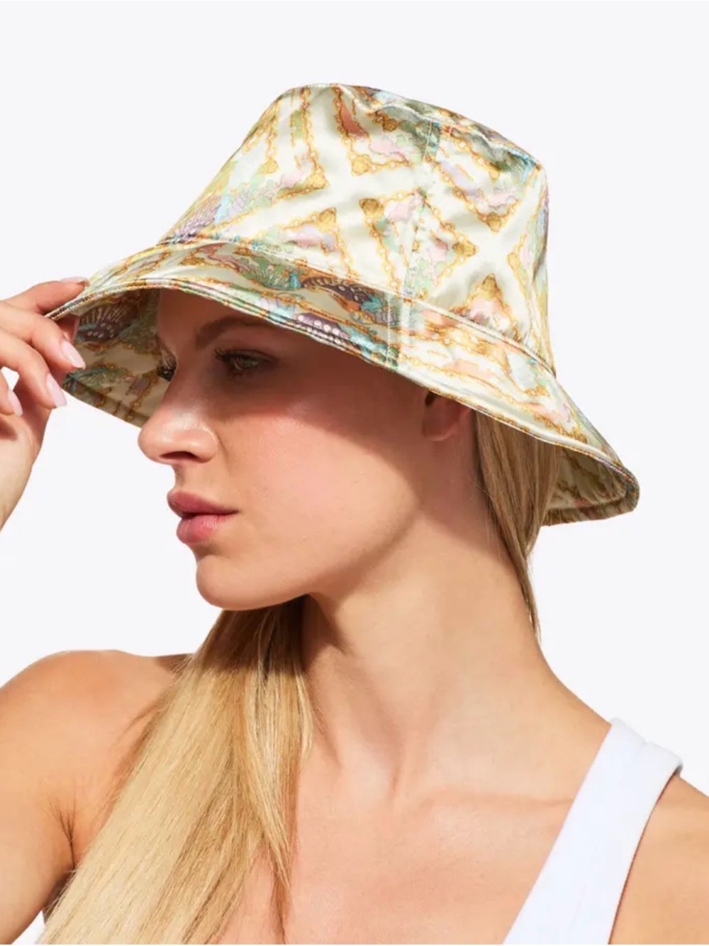 Kurt Geiger KENSINGTON BUCKET HAT with Gold Chain & Sea Shell Print